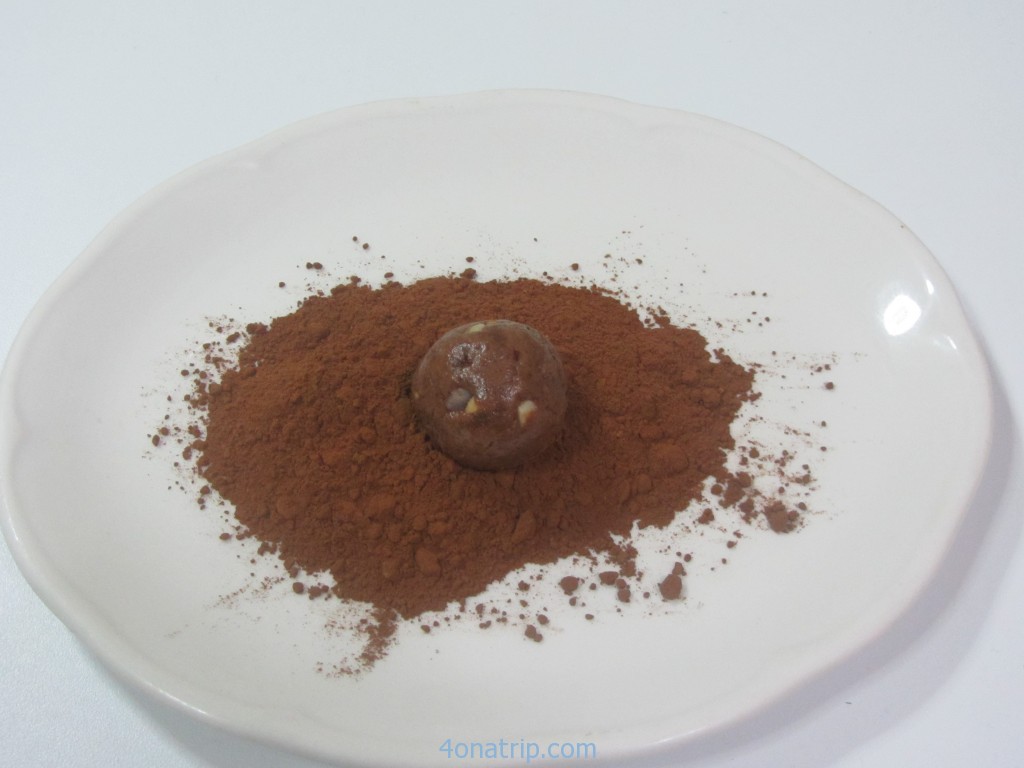 Sugarless chocolate protein truffles recipe