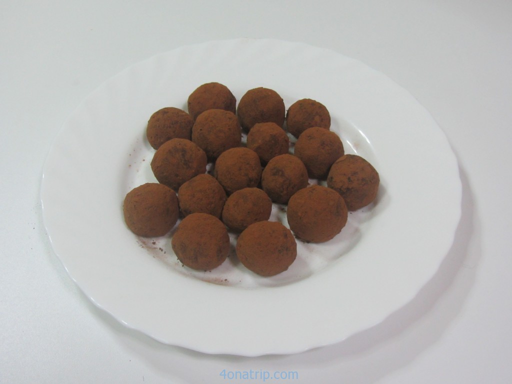 Sugarless chocolate protein truffles recipe