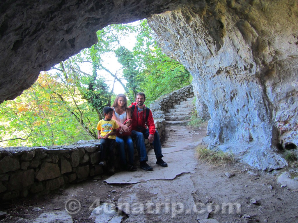 Plitvice through the cave